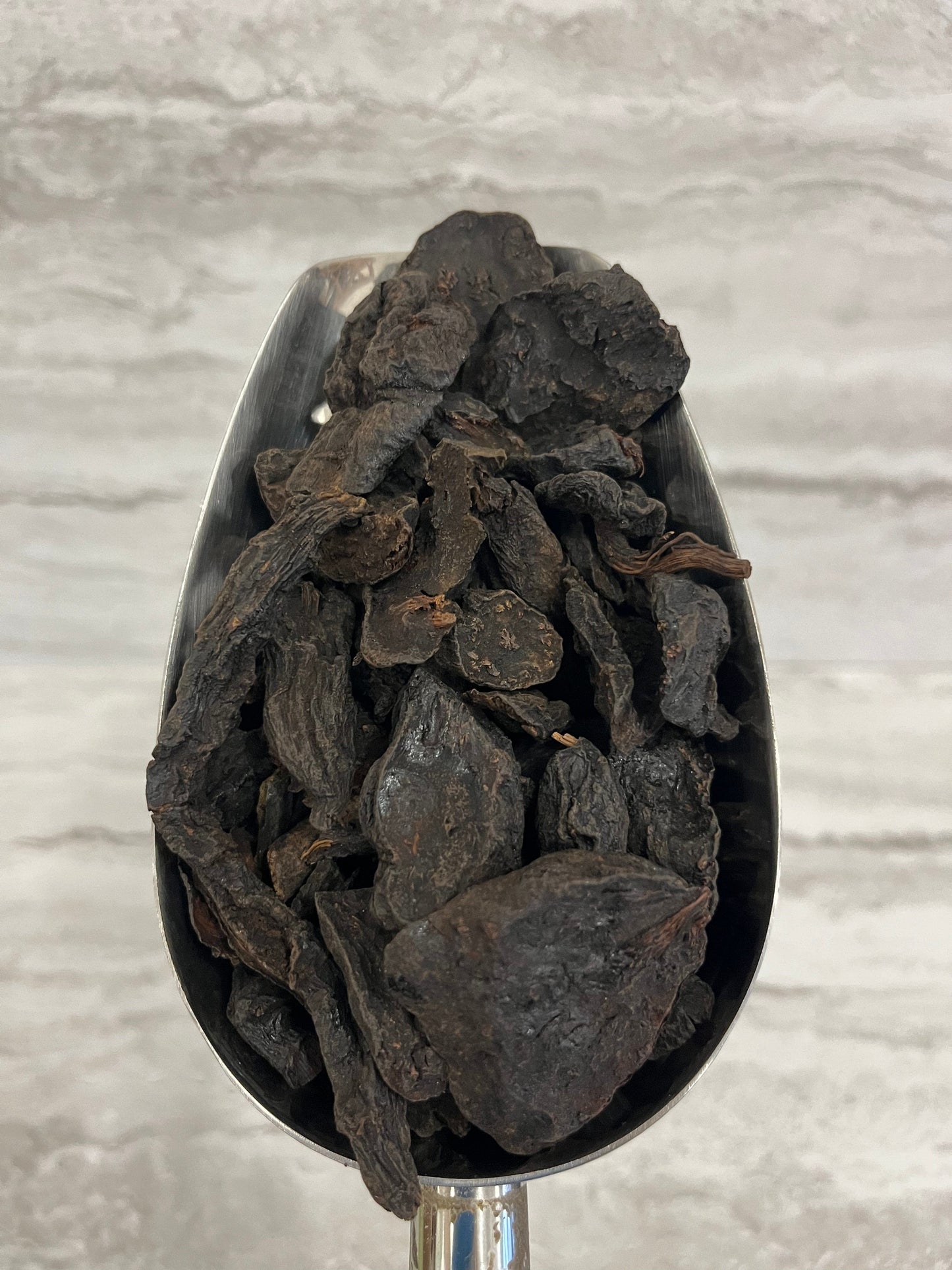FO-TI HE SHOU WU ROOT cut - Cheryls Herbs