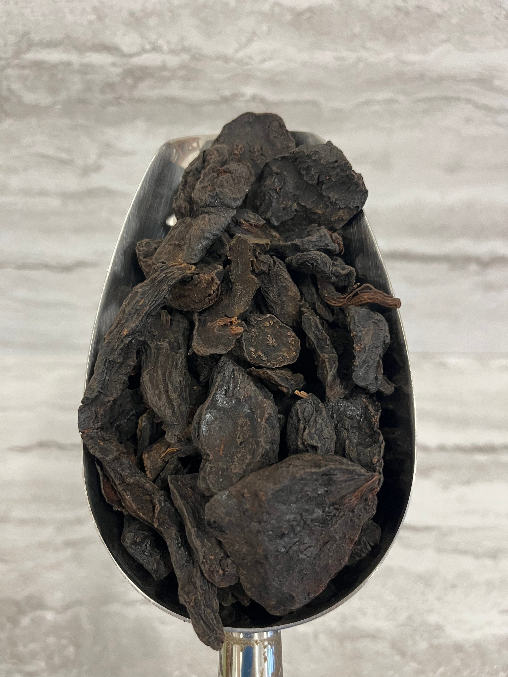 FO-TI HE SHOU WU ROOT cut - Cheryls Herbs